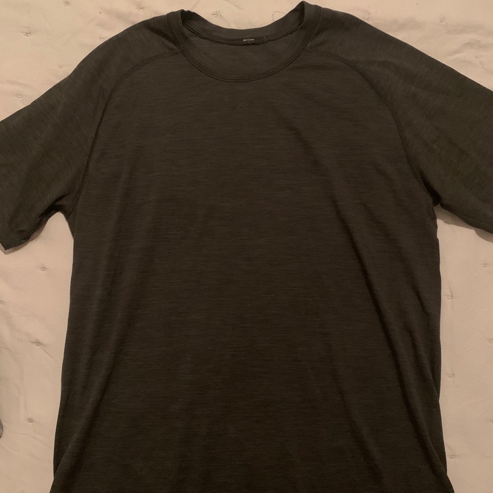 Lululemon workout shirt